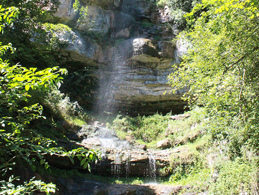 The waterfalls of Pach